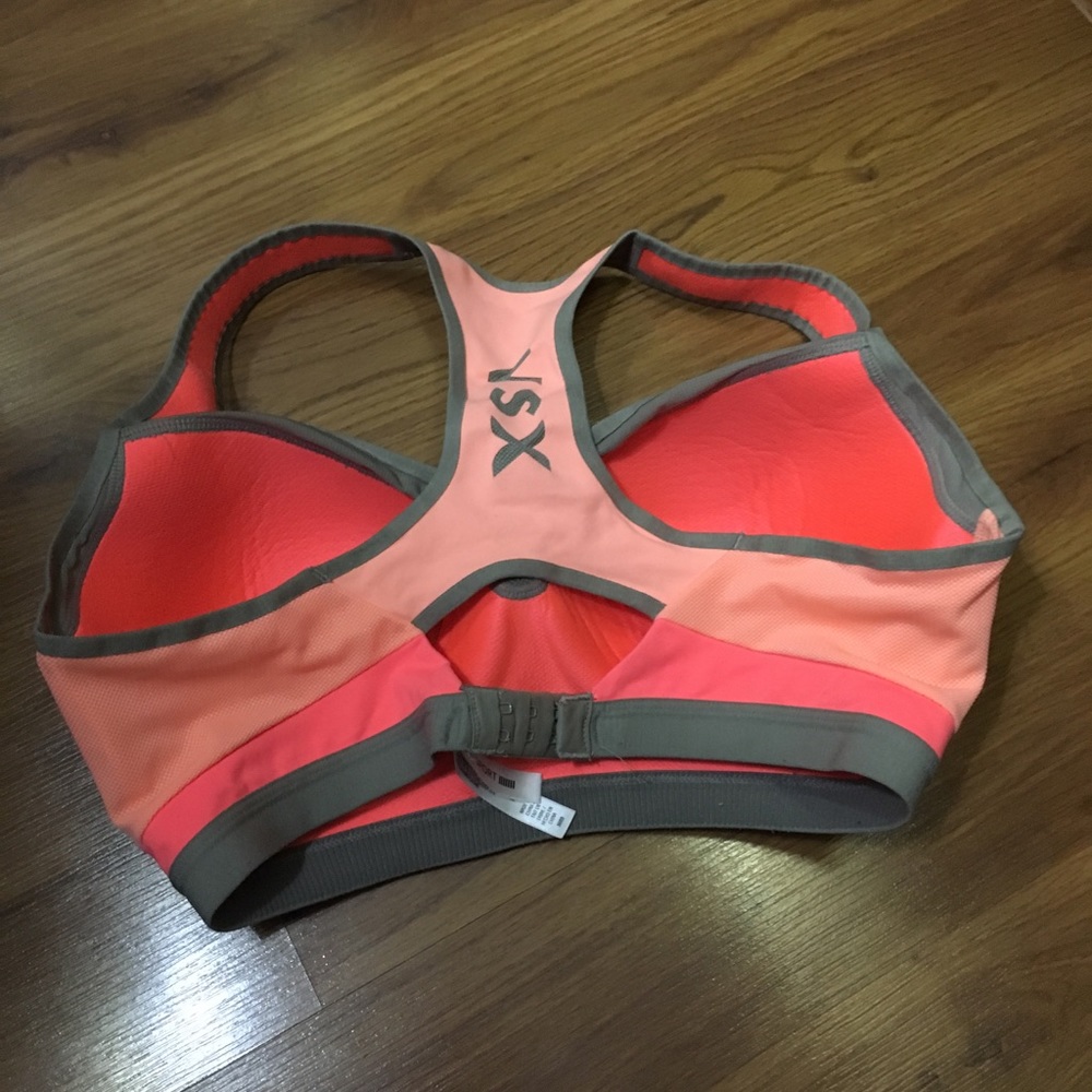 VS Highly Supportive Sports Bra 36DD